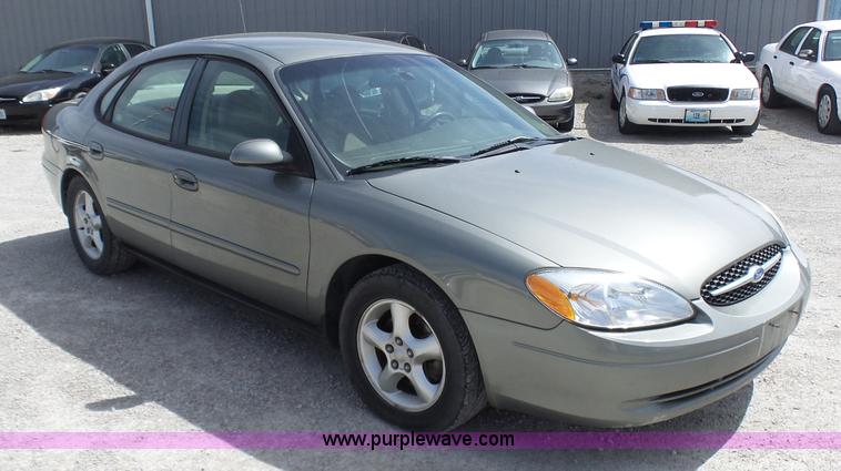 image for item N9452 2002 Ford Taurus SES