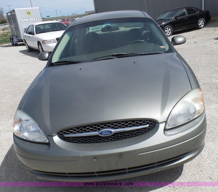 image for item N9452 2002 Ford Taurus SES