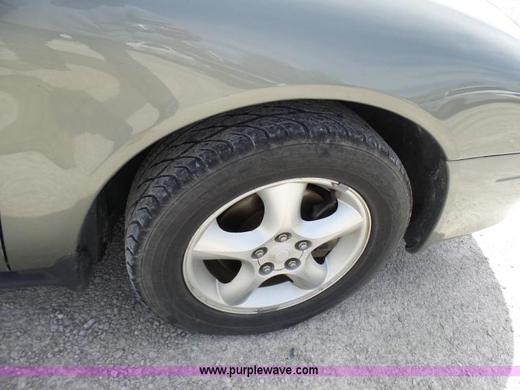 image for item N9452 2002 Ford Taurus SES