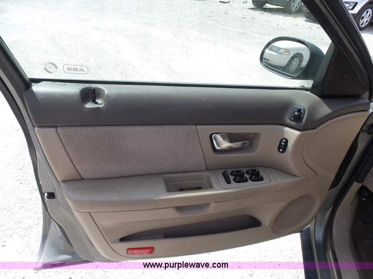 image for item N9452 2002 Ford Taurus SES