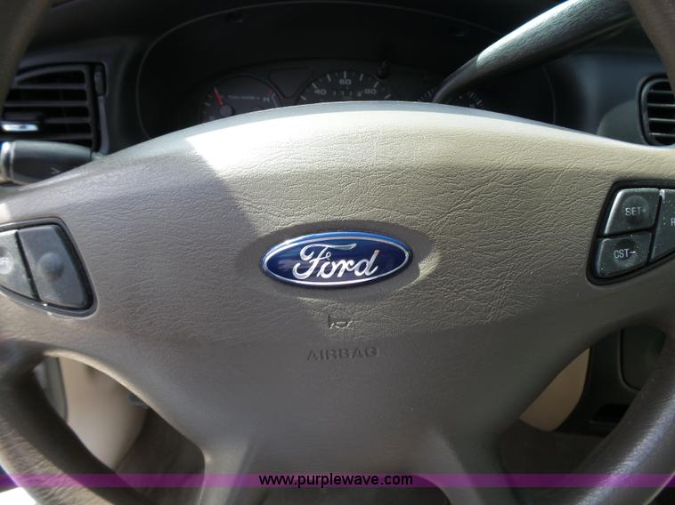 image for item N9452 2002 Ford Taurus SES