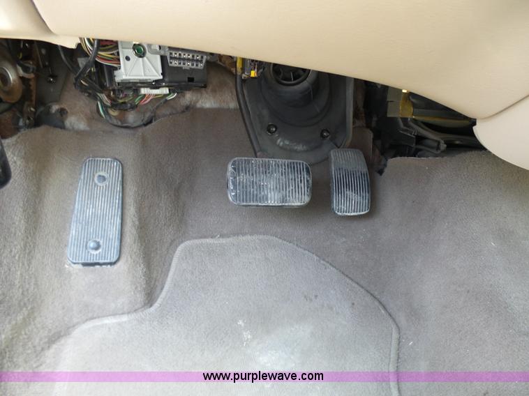 image for item N9452 2002 Ford Taurus SES