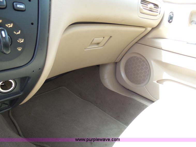 image for item N9452 2002 Ford Taurus SES