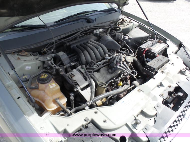 image for item N9452 2002 Ford Taurus SES