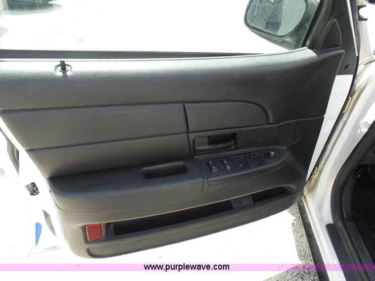 image for item N9453 2009 Ford Crown Victoria Police Interceptor