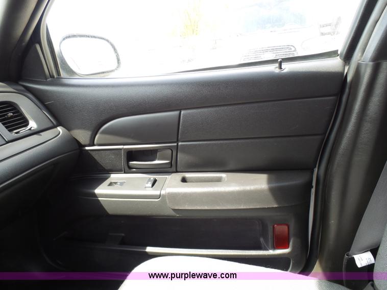 image for item N9453 2009 Ford Crown Victoria Police Interceptor