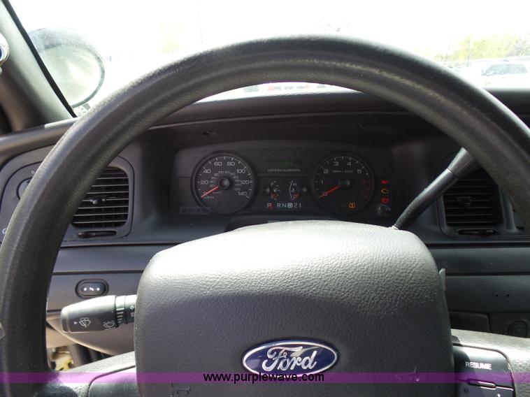 image for item N9453 2009 Ford Crown Victoria Police Interceptor