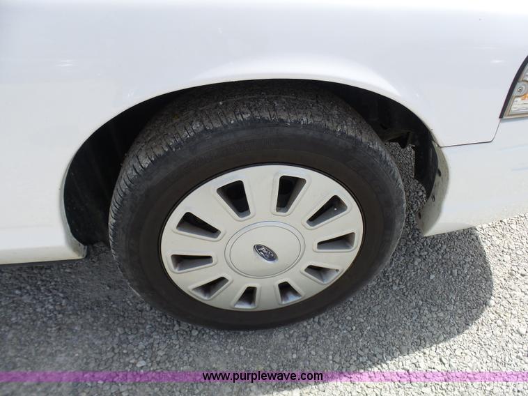 image for item N9454 2008 Ford Crown Victoria Police Interceptor