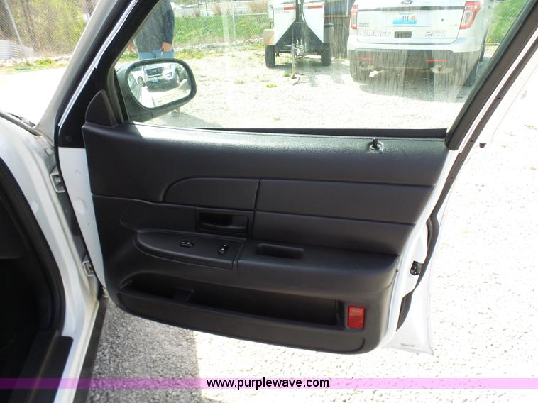 image for item N9454 2008 Ford Crown Victoria Police Interceptor