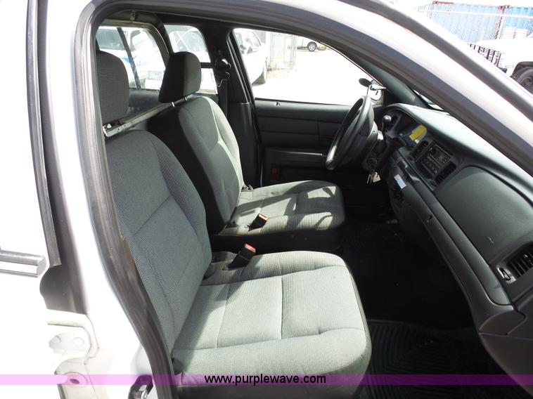 image for item N9454 2008 Ford Crown Victoria Police Interceptor