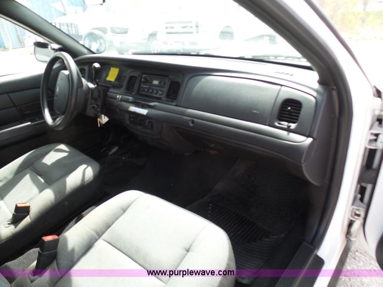 image for item N9454 2008 Ford Crown Victoria Police Interceptor