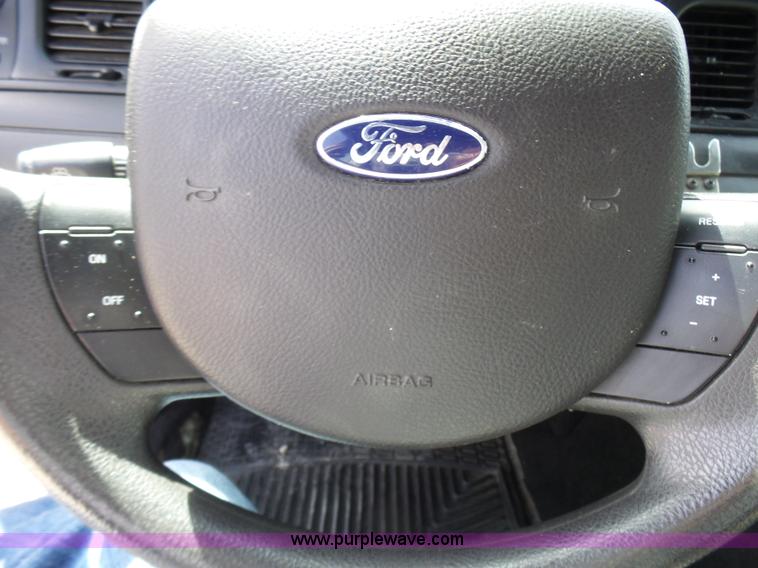 image for item N9454 2008 Ford Crown Victoria Police Interceptor