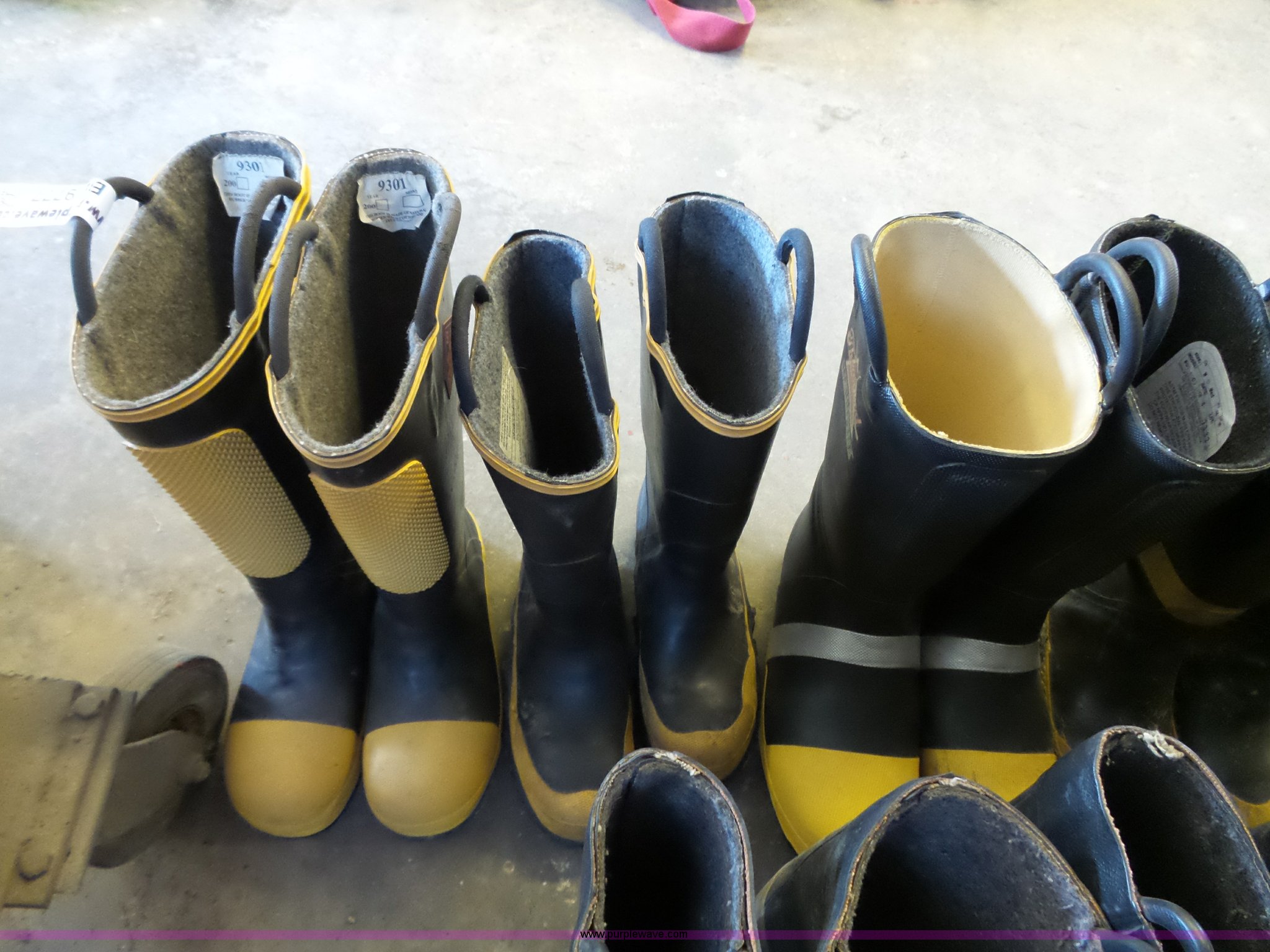 (20) pairs of firefighter boots in Robinson, KS Item BE9777 sold