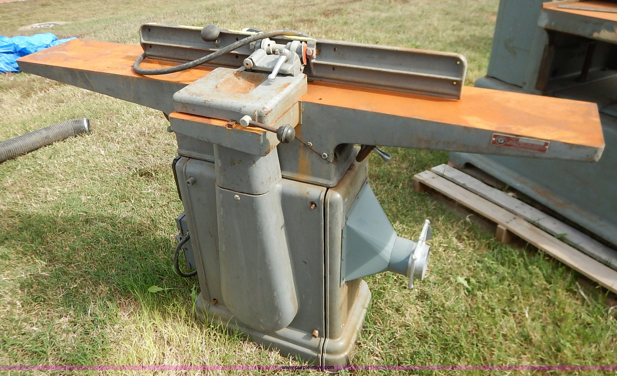 Delta planer in Holton, KS Item BT9672 sold Purple Wave