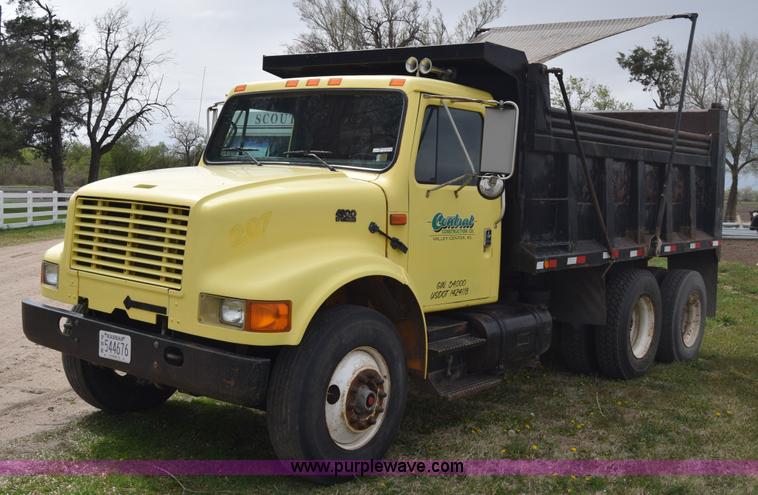 image for item BF9972 1995 International 4900 dump truck