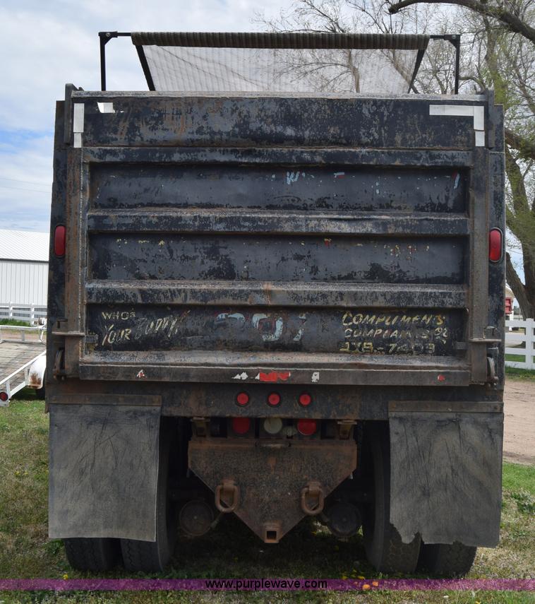 image for item BF9972 1995 International 4900 dump truck