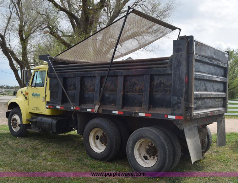image for item BF9972 1995 International 4900 dump truck