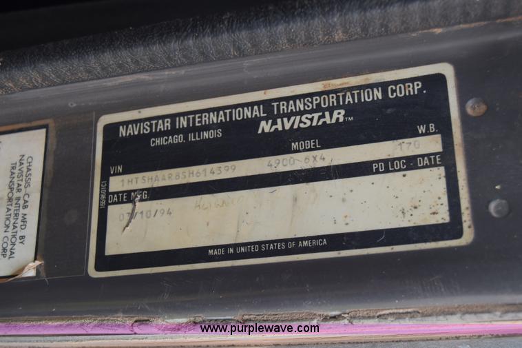 image for item BF9972 1995 International 4900 dump truck