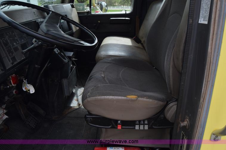 image for item BF9972 1995 International 4900 dump truck