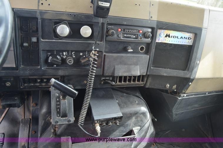 image for item BF9972 1995 International 4900 dump truck