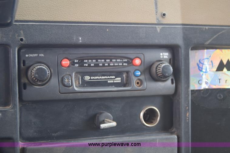 image for item BF9972 1995 International 4900 dump truck