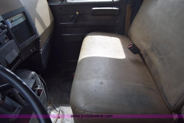 image for item BF9972 1995 International 4900 dump truck