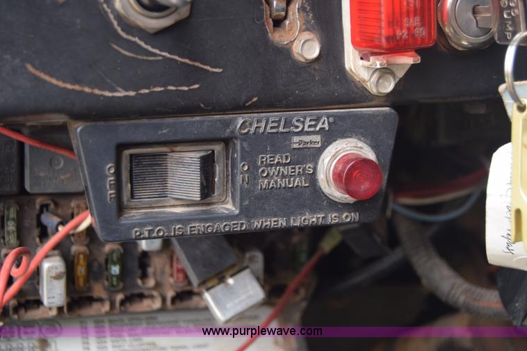 image for item BF9972 1995 International 4900 dump truck