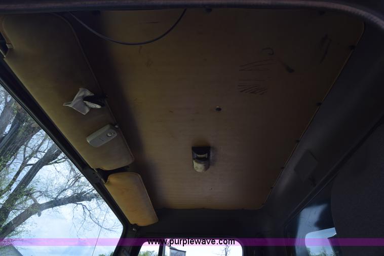 image for item BF9972 1995 International 4900 dump truck