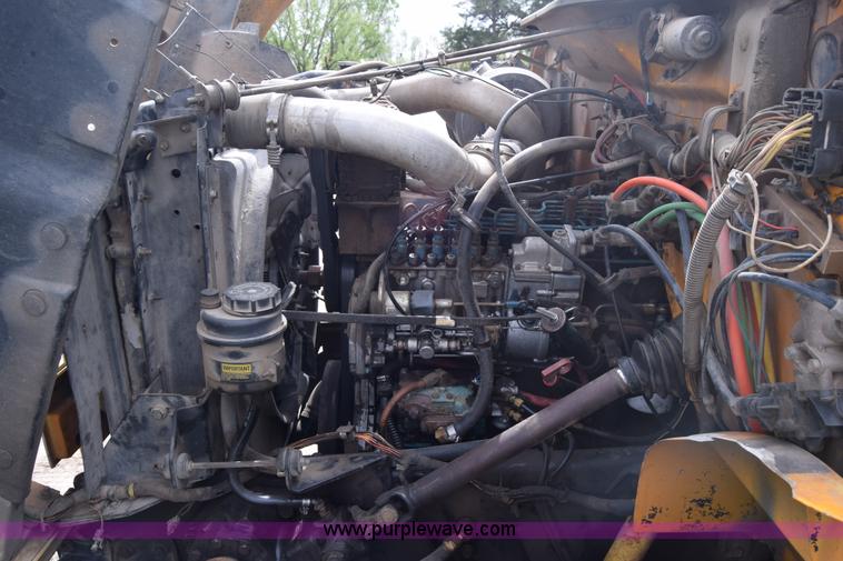 image for item BF9972 1995 International 4900 dump truck