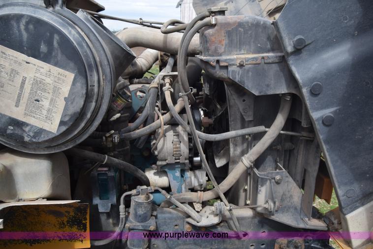 image for item BF9972 1995 International 4900 dump truck