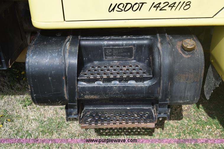 image for item BF9972 1995 International 4900 dump truck