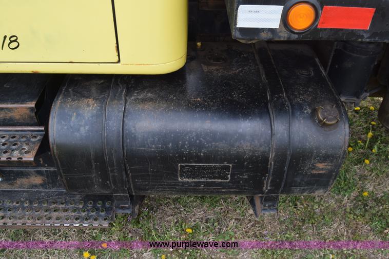 image for item BF9972 1995 International 4900 dump truck