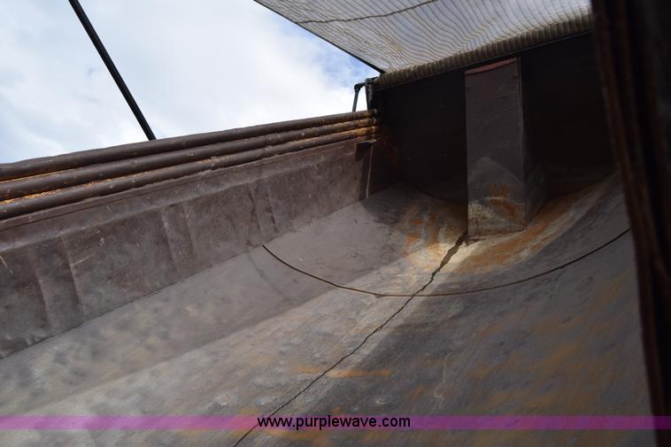 image for item BF9972 1995 International 4900 dump truck