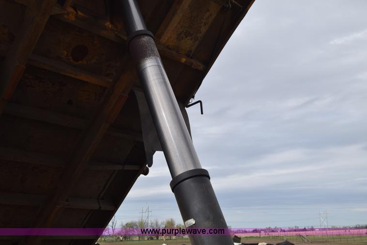 image for item BF9972 1995 International 4900 dump truck