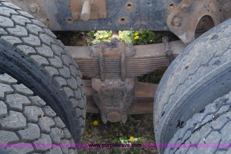 image for item BF9972 1995 International 4900 dump truck