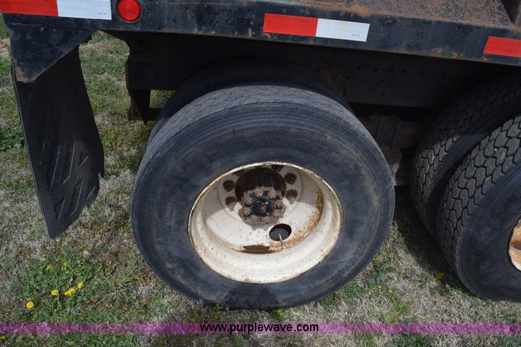 image for item BF9972 1995 International 4900 dump truck