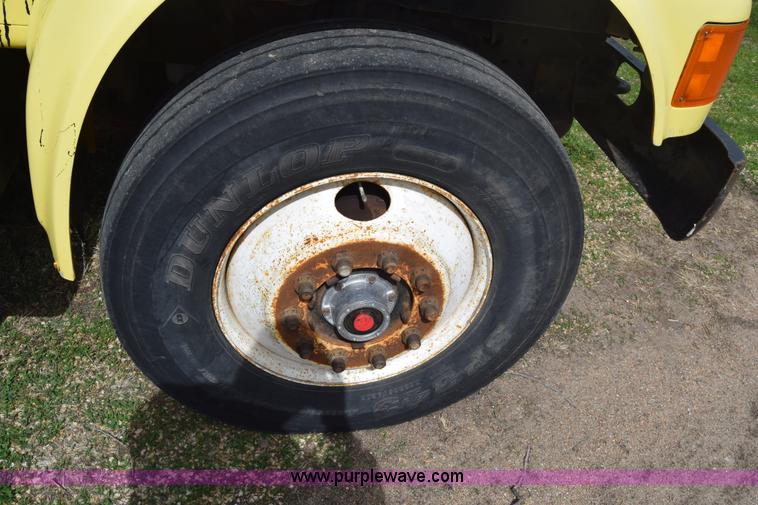 image for item BF9972 1995 International 4900 dump truck