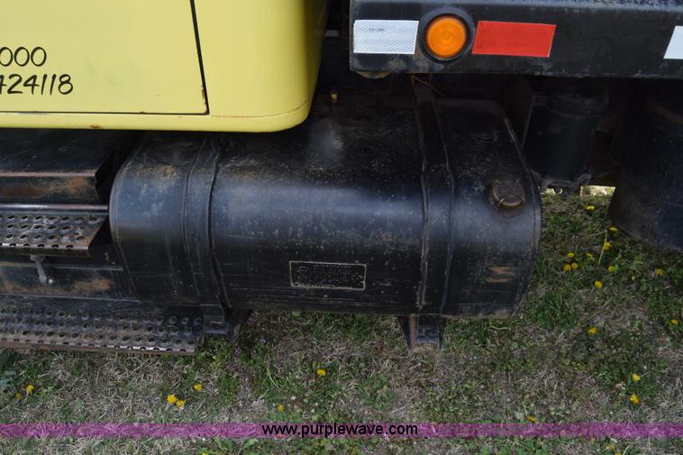 image for item BF9972 1995 International 4900 dump truck