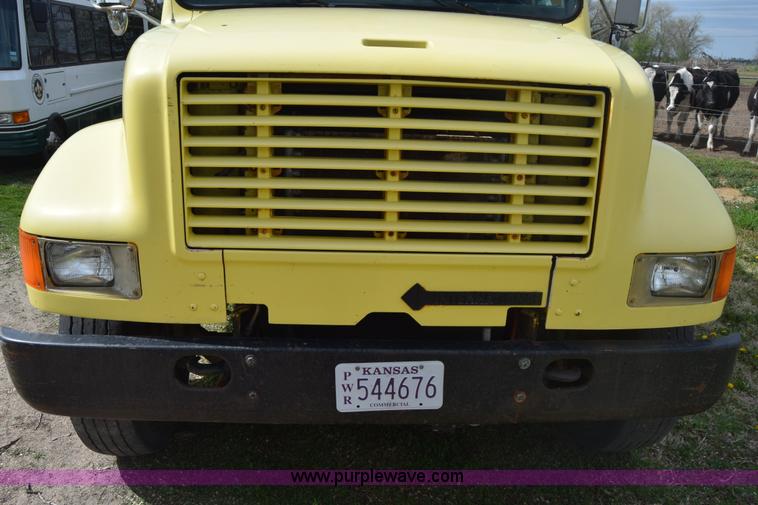 image for item BF9972 1995 International 4900 dump truck