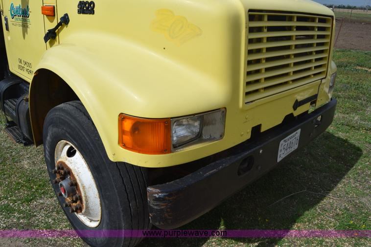 image for item BF9972 1995 International 4900 dump truck