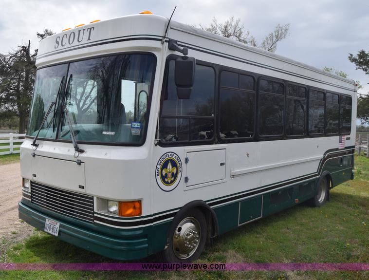 image for item BF9974 2001 Workhorse Star bus