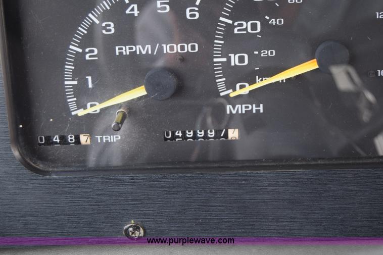 image for item BF9974 2001 Workhorse Star bus