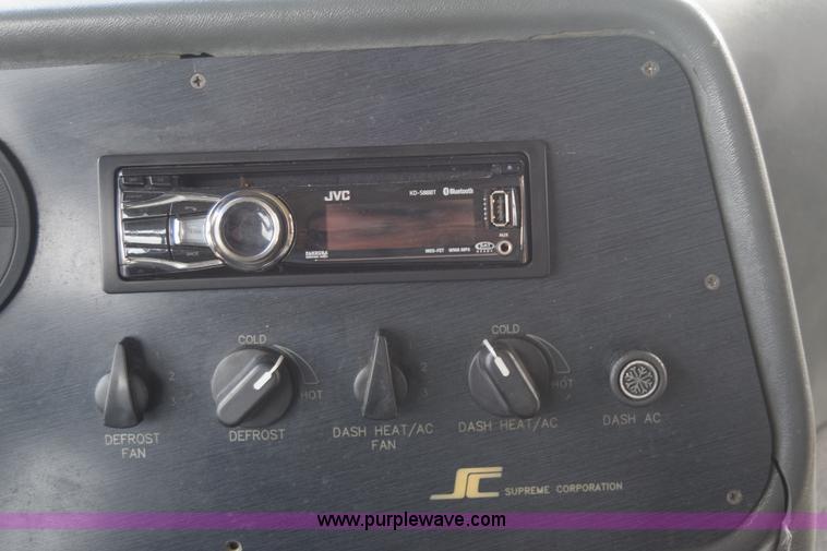 image for item BF9974 2001 Workhorse Star bus