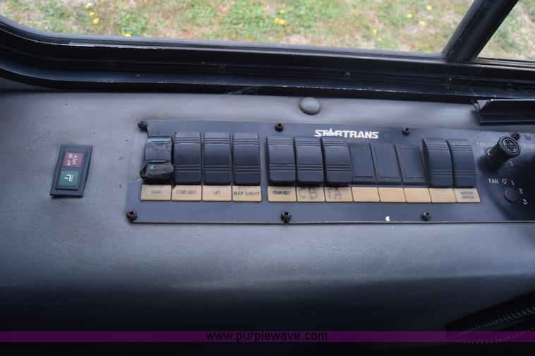 image for item BF9974 2001 Workhorse Star bus