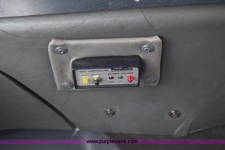 image for item BF9974 2001 Workhorse Star bus