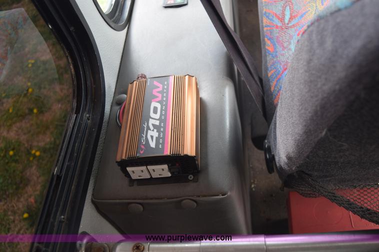 image for item BF9974 2001 Workhorse Star bus