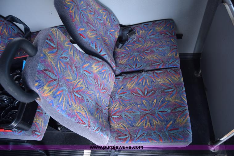 image for item BF9974 2001 Workhorse Star bus