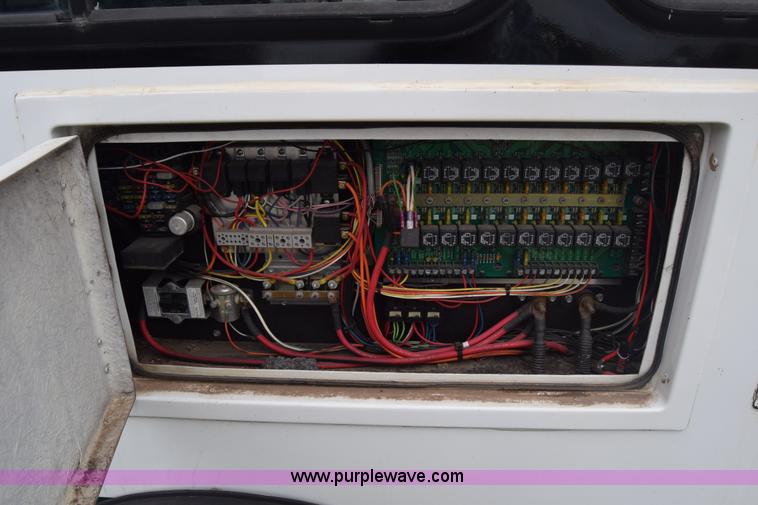 image for item BF9974 2001 Workhorse Star bus