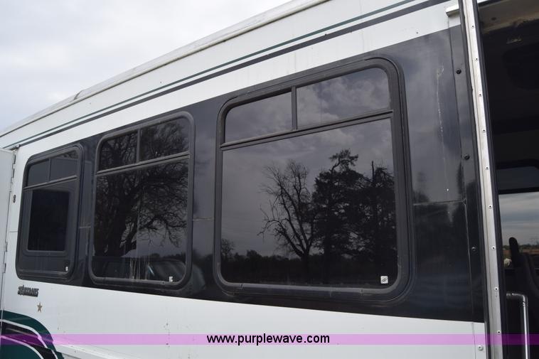 image for item BF9974 2001 Workhorse Star bus