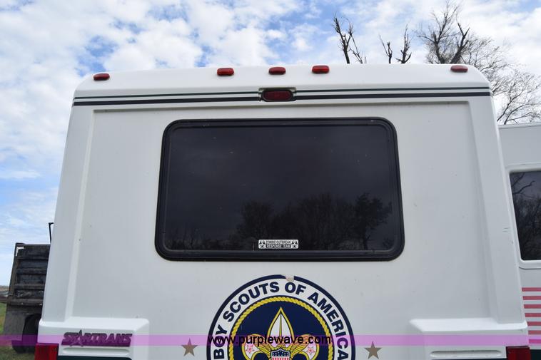 image for item BF9974 2001 Workhorse Star bus